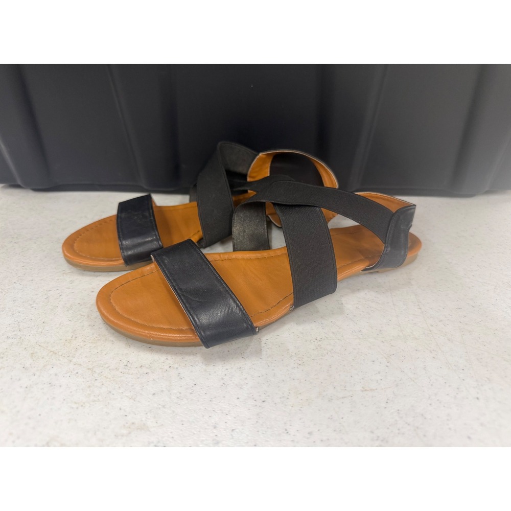 Jussy Womens Black Elastic Cross Strap Flat Sandals Tan Footbed Size 7